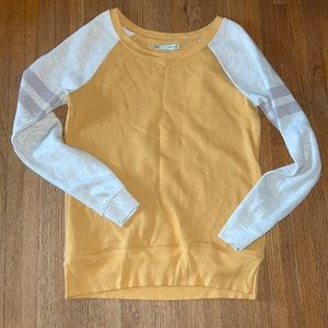 Maurice’s crew neck sweatshirt size medium